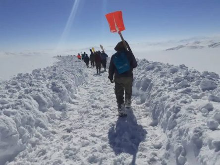 مردم کجاب، کوتل ملایعقوب، دامن خلیل، سنگ شانده و… ولسوالی مرکز بهسود در حال پاک کردن سرک