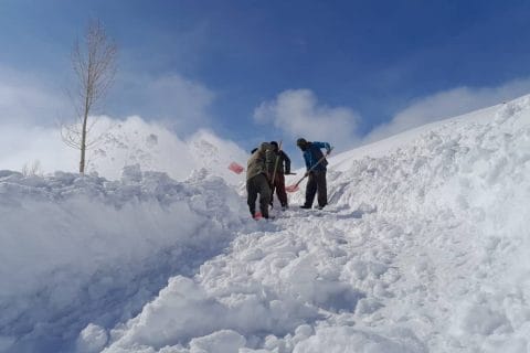 مردم کجاب، کوتل ملایعقوب، دامن خلیل، سنگ شانده و… ولسوالی مرکز بهسود در حال پاک کردن سرک