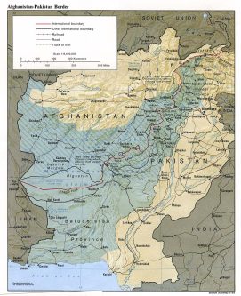 خط دیورند (به رنگ قرمز و سیاه (نقشه بالا را ببینید)) مرز بین افغانستان و راج بریتانیا را تشکیل می‌دهد.