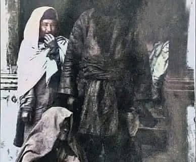 « تاریخ به ما می‌آموزد که از گذشته، چه درسی برای آینده بگیریم. ...» فریدریش شیلر/ ترجمه: عباس دلجو